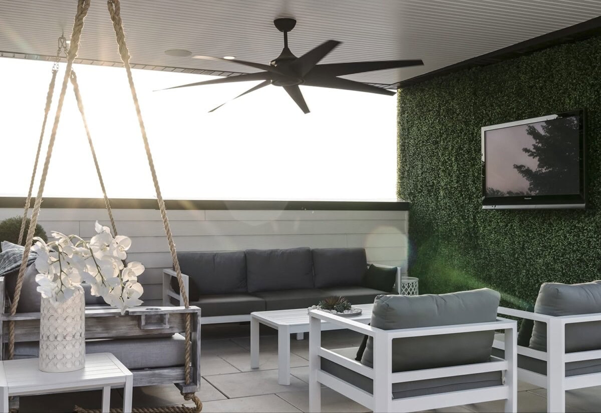 W Superior St's Portfolio image